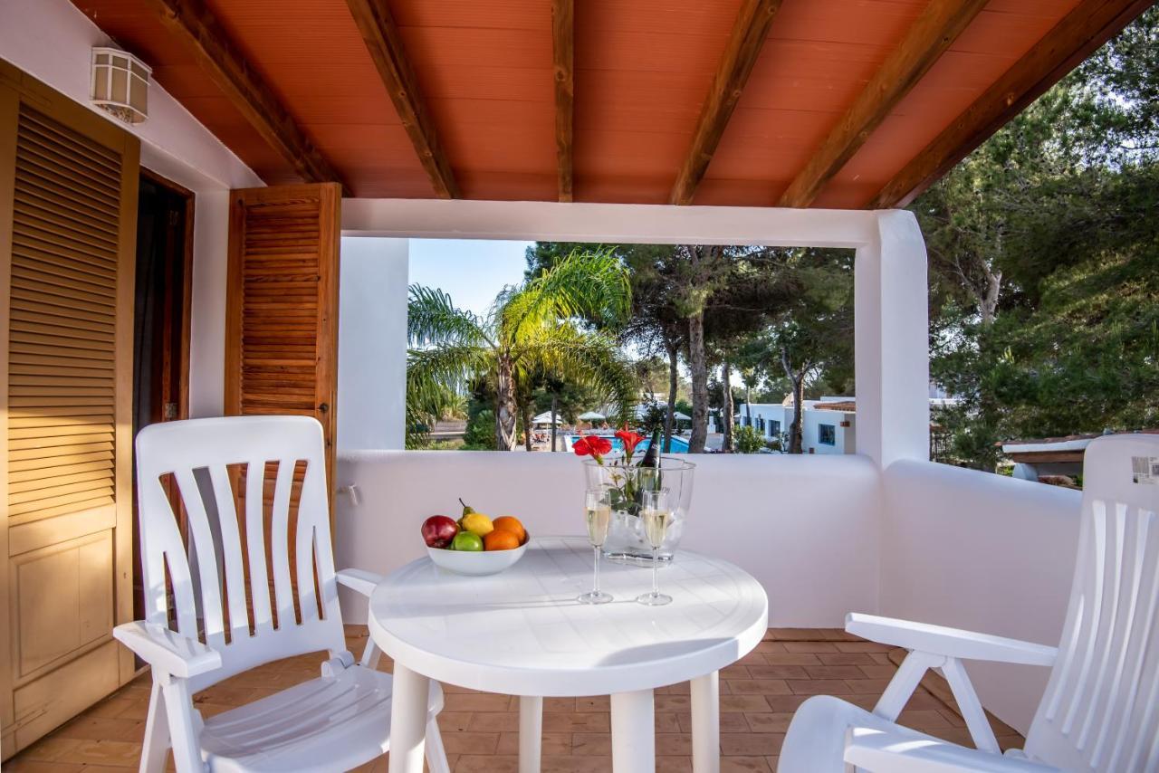 Bungalows Es Pins - Emar Hotels Playa Migjorn Exterior foto