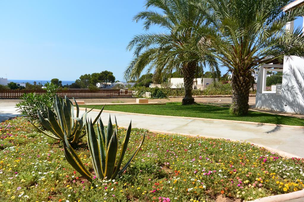 Bungalows Es Pins - Emar Hotels Playa Migjorn Exterior foto